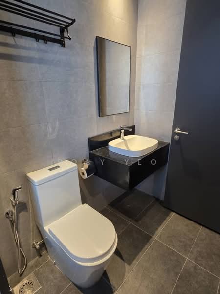 Servis Apartment untuk Disewa di Sunway Velocity TWO - Rony Yeo - Bathroom - PropertyGuru.com.my