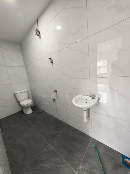 Terraced House for Sale in Taman Bukit Jaya (Ulu Tiram) - Ah Bee - Bathroom - PropertyGuru.com.my