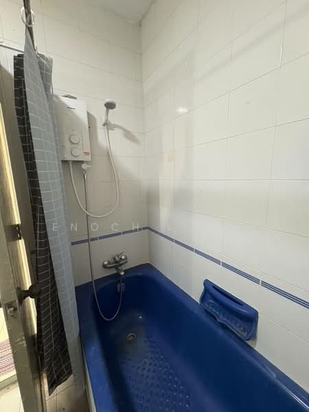 Kondominium untuk Disewa di Aloha Tower Condominium - Enoch Liong - Bathroom - PropertyGuru.com.my