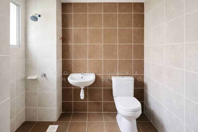 Rumah Teres untuk Dijual di Banting (Selangor) - Noor Hidayah Mohamad Noor - Bathroom - PropertyGuru.com.my