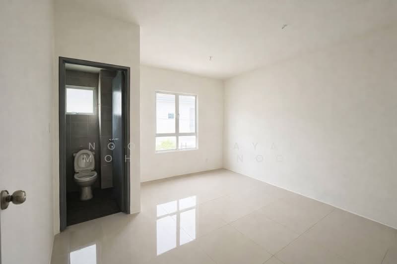 Rumah Teres untuk Dijual di Banting (Selangor) - Noor Hidayah Mohamad Noor - Bathroom - PropertyGuru.com.my