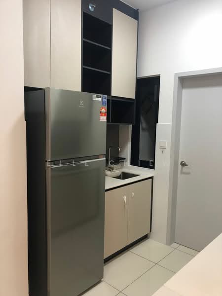 Servis Apartment untuk Dijual di The Amber Residence @ TwentyFive.7 - Elle Chiew - Kitchen - PropertyGuru.com.my