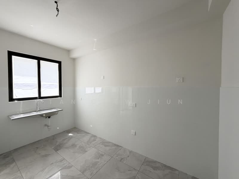 Rumah Teres untuk Dijual di Taman Bukit Serdang (Seri Kembangan) - Tan Chew Jiun - Kitchen - PropertyGuru.com.my