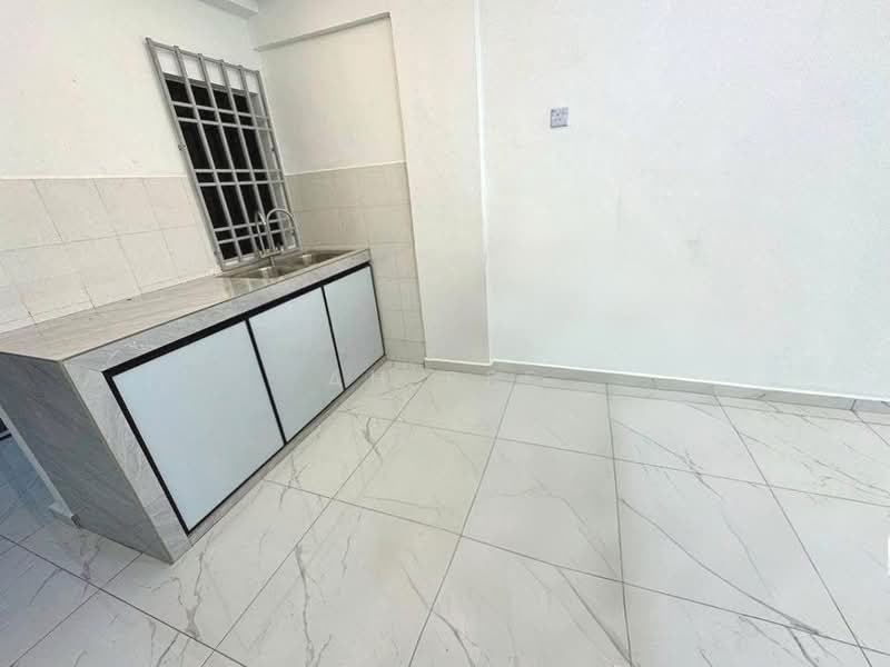 Rumah Flat untuk Dijual di Taman Ehsan Jaya - Ah Bee - Kitchen - PropertyGuru.com.my