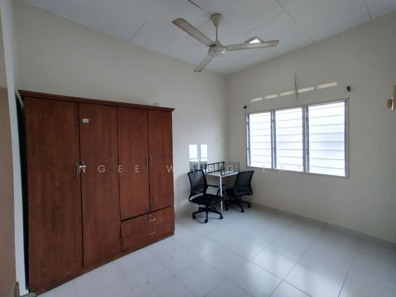 Rumah Flat untuk Disewa di Rumah Pangsa Aunler - Ngee Wang Tan - Study - PropertyGuru.com.my