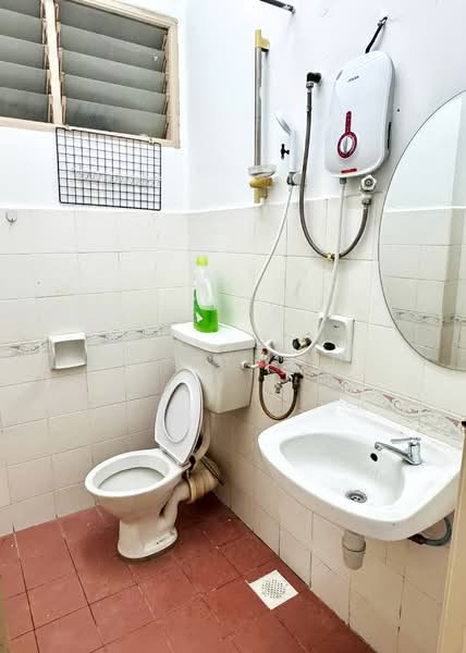 Pangsapuri untuk Disewa di Gambier Heights - Jerry Tan - Bathroom - PropertyGuru.com.my