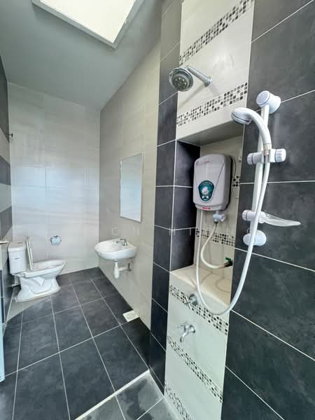 Rumah Bandar untuk Disewa di Taman Sutera Utama (Skudai) - Anson Hiong - Bathroom - PropertyGuru.com.my