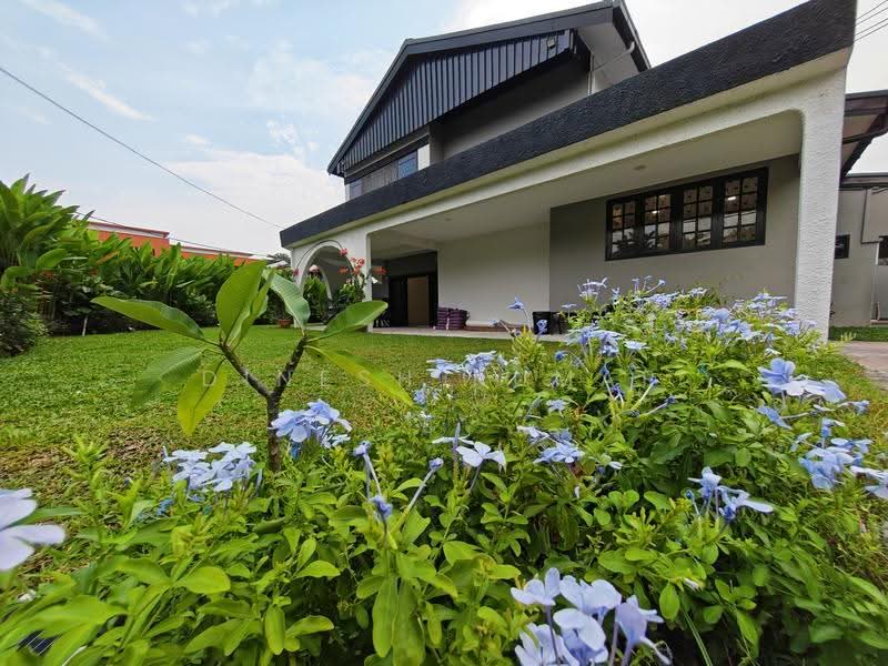 Bungalow House for Sale in Seksyen 22 (Petaling Jaya) - Dinesh Kumar - Exterior - PropertyGuru.com.my