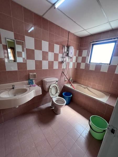 Condominium for Sale at Evergreen Park Scot Pine - Shanny Tan - Bathroom - PropertyGuru.com.my