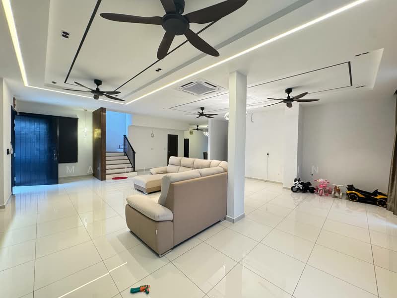 Semi-Detached House for Sale in Taman Tasik Semenyih (Semenyih) - Masnizah Arifin - Living Room - PropertyGuru.com.my