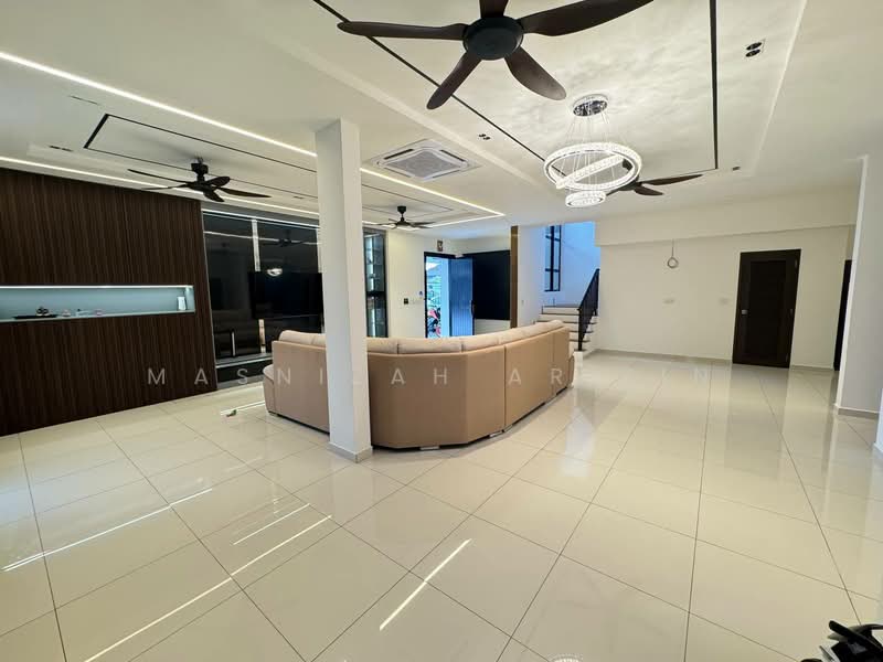 Semi-Detached House for Sale in Taman Tasik Semenyih (Semenyih) - Masnizah Arifin - Living Room - PropertyGuru.com.my