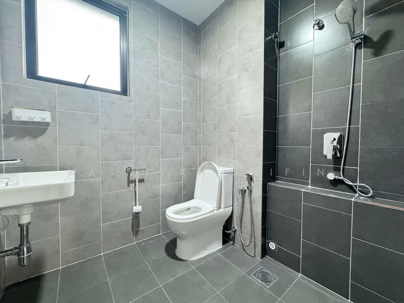 Semi-Detached House for Sale in Taman Tasik Semenyih (Semenyih) - Masnizah Arifin - Bathroom - PropertyGuru.com.my