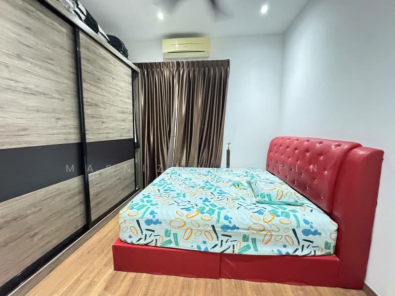 Semi-Detached House for Sale in Taman Tasik Semenyih (Semenyih) - Masnizah Arifin - Bedroom - PropertyGuru.com.my
