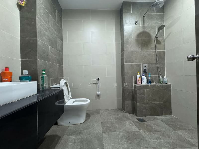 Semi-Detached House for Sale in Taman Tasik Semenyih (Semenyih) - Masnizah Arifin - Bathroom - PropertyGuru.com.my