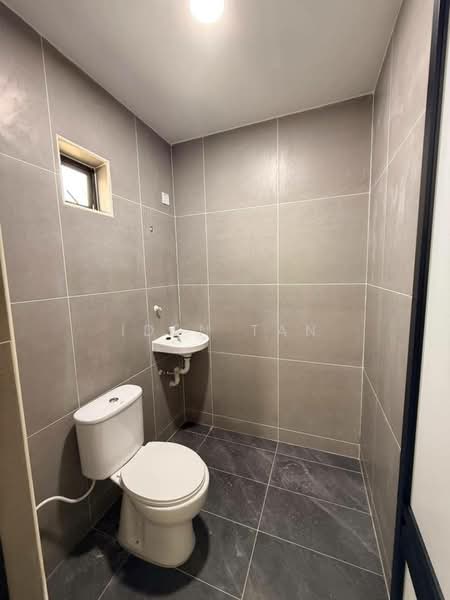 Rumah Teres 1 Tingkat untuk Dijual di Taman Johor (Tampoi) - Iden Tan - Bathroom - PropertyGuru.com.my