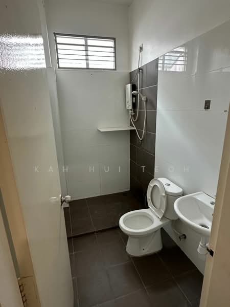 Semi-Detached House for Rent in Lunas (Kedah) - Kah Hui Teoh - Bathroom - PropertyGuru.com.my