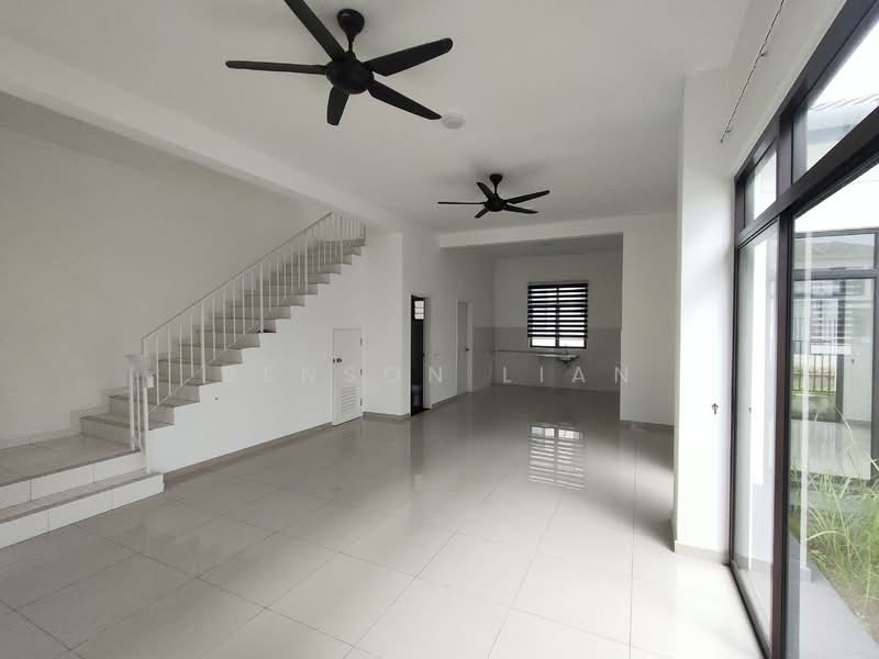 Semi-Detached House for Sale in Puncak Alam (Selangor) - Benson Lian - Living Room - PropertyGuru.com.my