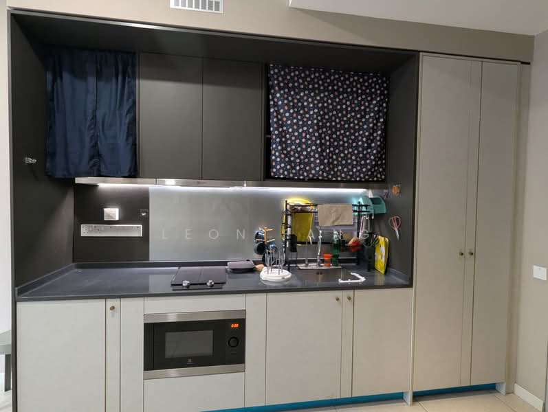 Servis Apartment untuk Disewa di Millerz Square Serviced Residence - Leon Fang - Kitchen - PropertyGuru.com.my