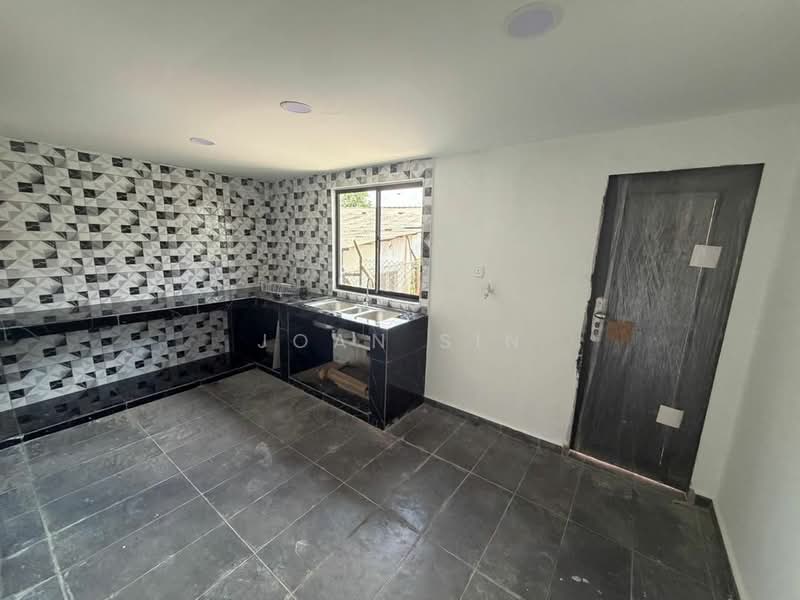 1-storey Terraced House for Sale in Taman Ungku Tun Aminah (Skudai) - Joan Sin - Kitchen - PropertyGuru.com.my