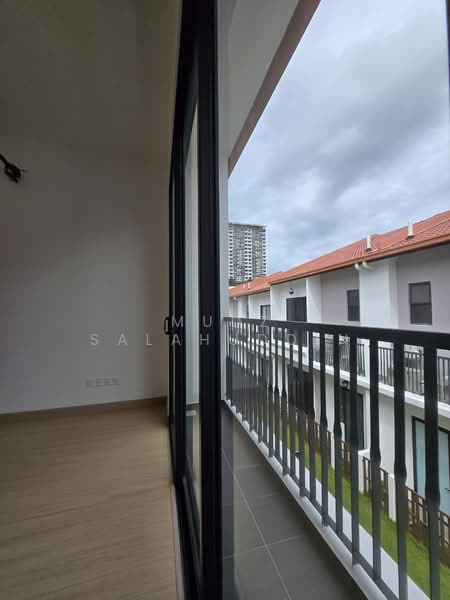 2-storey Terraced House for Sale in Setia Safiro (Cyberjaya) - Mudz Salahuddin - Balcony - PropertyGuru.com.my