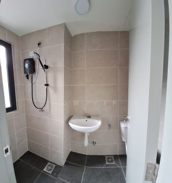 Kondominium untuk Dijual di Embayu - Tom Yip - Bathroom - PropertyGuru.com.my