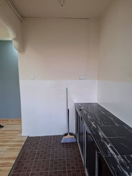Rumah Flat untuk Dijual di Rumah Pangsa Laman Tasik - Paggie Tee - PropertyGuru.com.my