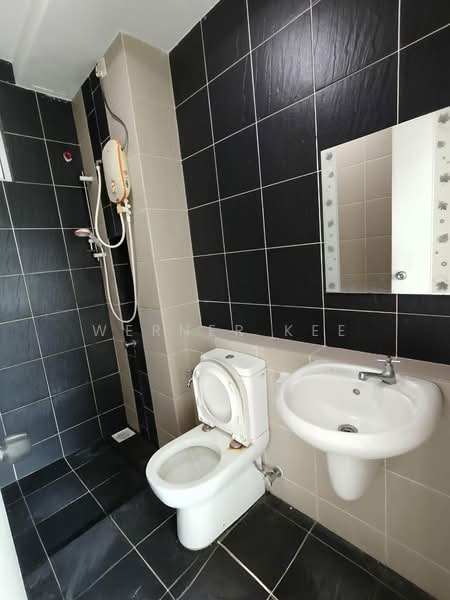 Apartment for Sale at D'Rich Executive Suites - Werner Kee - Bathroom - PropertyGuru.com.my