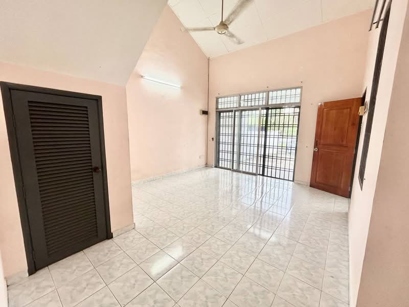 Rumah Teres 1.5 Tingkat untuk Disewa di Bandar Putra (Kulai) - Li Wei - PropertyGuru.com.my
