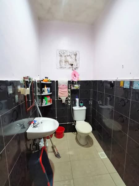 Bungalow for Sale in Johor Bahru (Johor) - Kai Siong - Bathroom - PropertyGuru.com.my