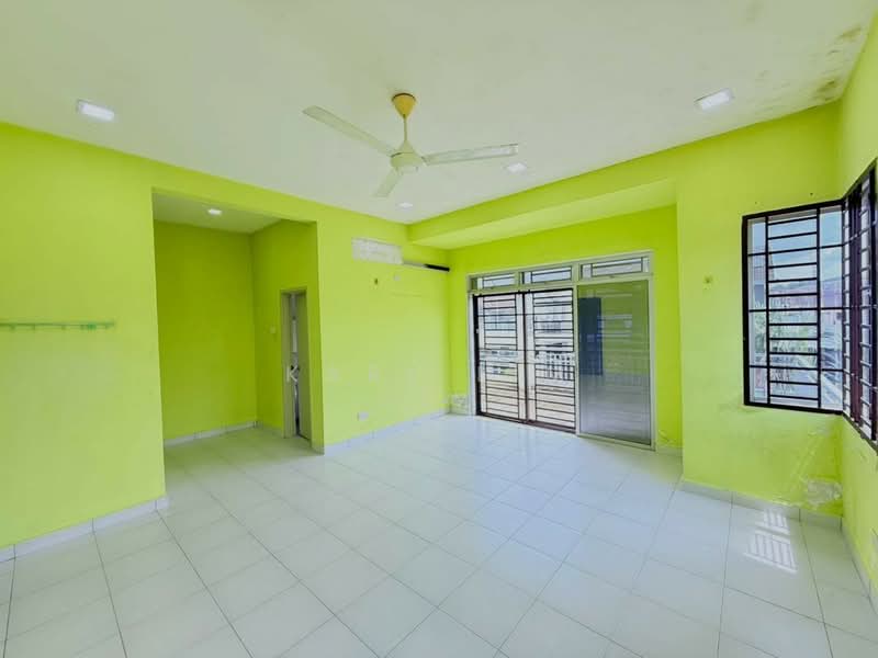 Cluster House for Sale in Taman Sierra Perdana (Masai) - Karl Lim - Living Room - PropertyGuru.com.my