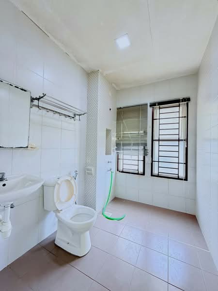Cluster House for Sale in Taman Sierra Perdana (Masai) - Karl Lim - Bathroom - PropertyGuru.com.my