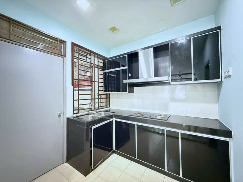Cluster House for Sale in Taman Sierra Perdana (Masai) - Karl Lim - Kitchen - PropertyGuru.com.my