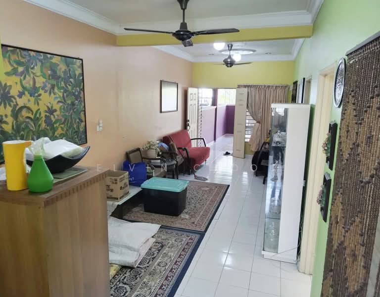 Rumah Teres 1 Tingkat untuk Dijual di Semenyih (Selangor) - Elvin Chooi - Living Room - PropertyGuru.com.my