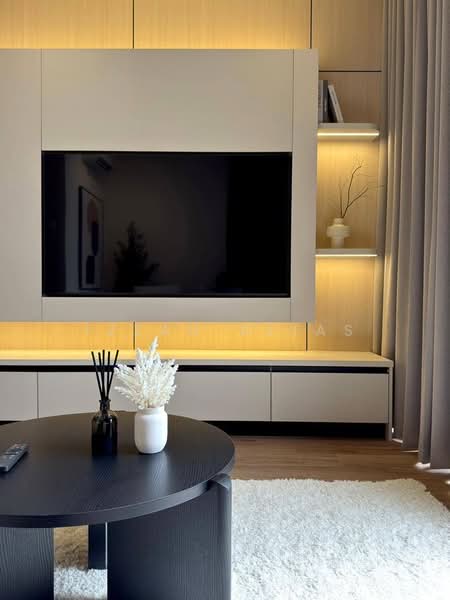 Servis Apartment untuk Disewa di Armani Raja Uda - Izzah Alias - Living Room - PropertyGuru.com.my