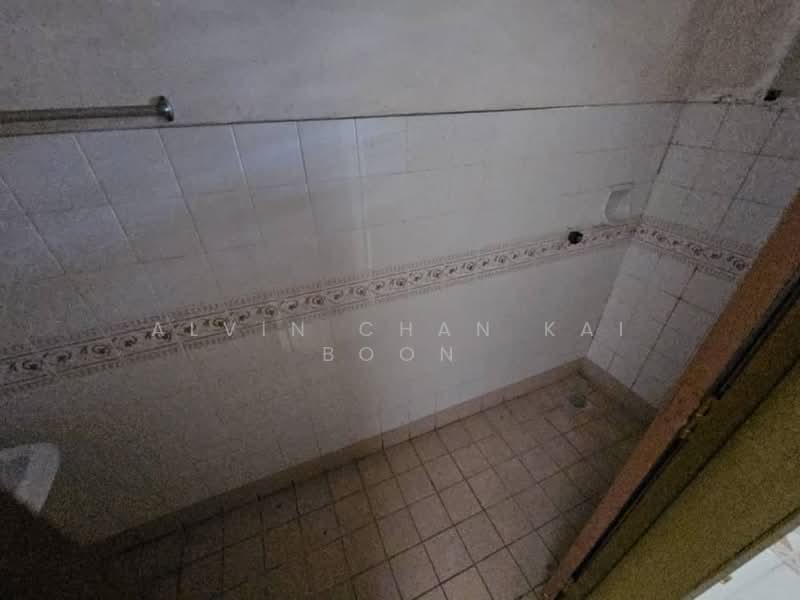 Rumah Teres 2 Tingkat untuk Dijual di Taman Desa Cheng Perdana 1 (Cheng) - Alvin Chan Kai Boon - Bathroom - PropertyGuru.com.my