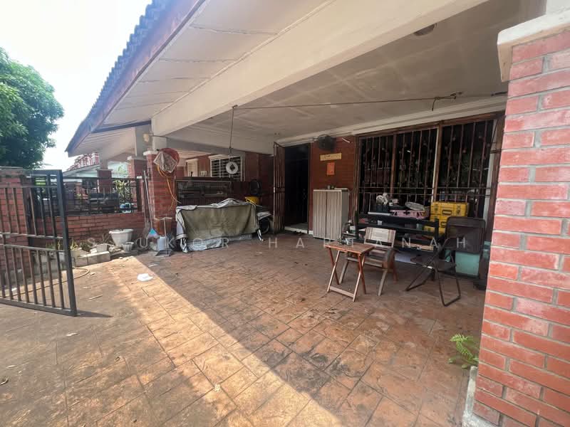 2-storey Terraced House for Sale in Shah Alam (Selangor) - Syukor Hartanah - Exterior - PropertyGuru.com.my