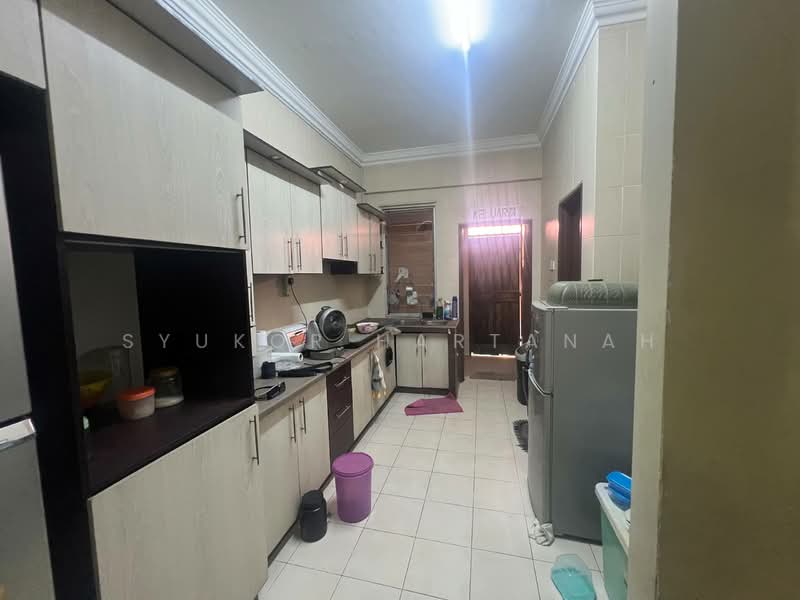 2-storey Terraced House for Sale in Shah Alam (Selangor) - Syukor Hartanah - Kitchen - PropertyGuru.com.my