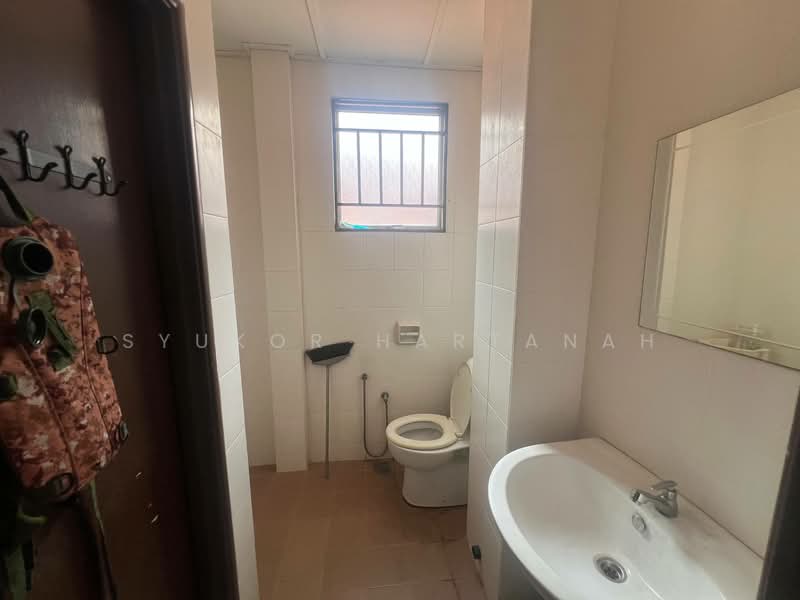 2-storey Terraced House for Sale in Shah Alam (Selangor) - Syukor Hartanah - Bathroom - PropertyGuru.com.my