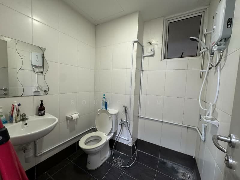 Kondominium untuk Disewa di Zenith Residences - Soung Lim - Bathroom - PropertyGuru.com.my