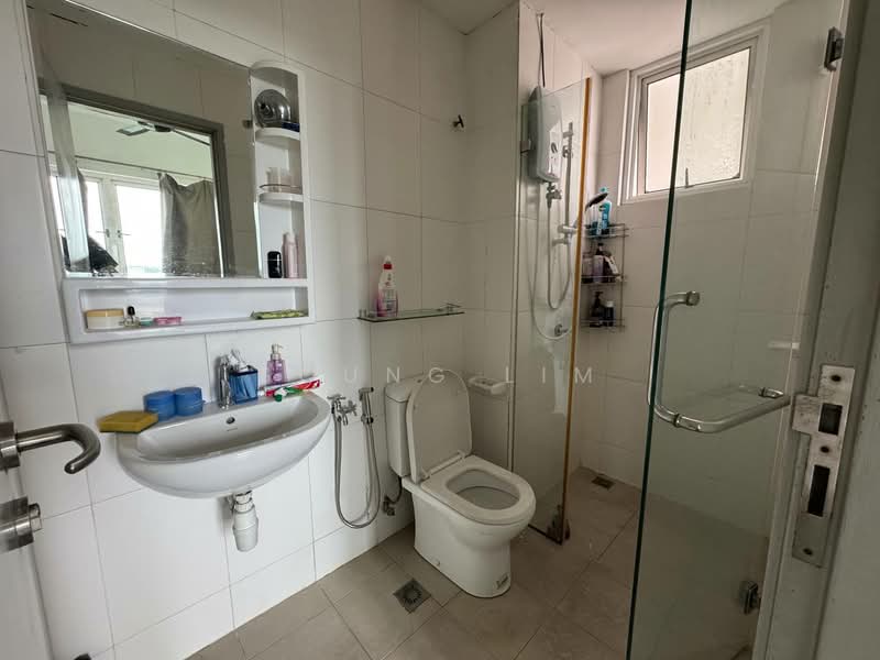 Kondominium untuk Disewa di Zenith Residences - Soung Lim - Bathroom - PropertyGuru.com.my