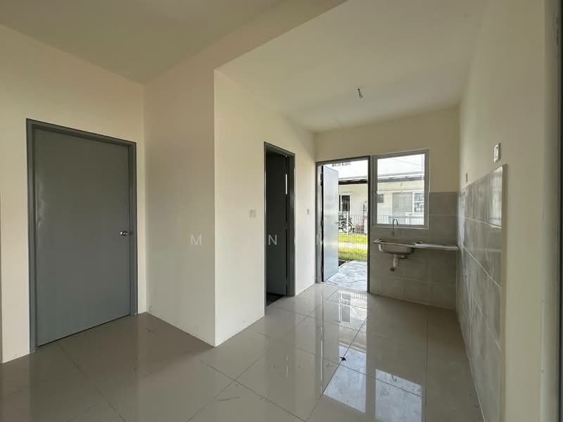 2-storey Terraced House for Sale in Kuala Selangor (Selangor) - Muin Mn - Kitchen - PropertyGuru.com.my