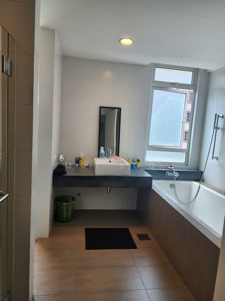 Kondominium untuk Dijual di Ceriaan Kiara - May Soo - Bathroom - PropertyGuru.com.my