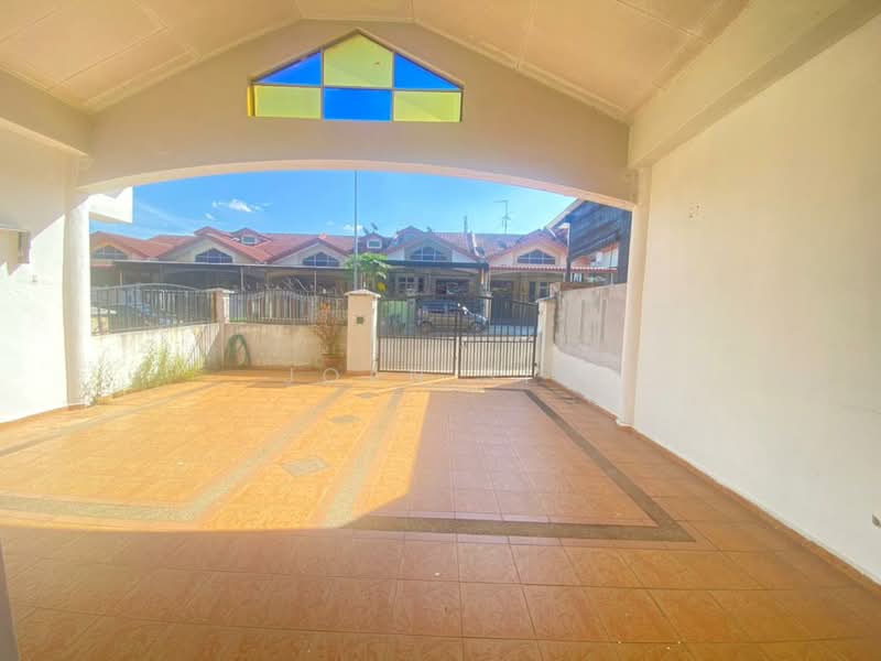 Rumah Teres 1 Tingkat untuk Dijual di Taman Bestari Indah (Ulu Tiram) - Joan Sin - Exterior - PropertyGuru.com.my