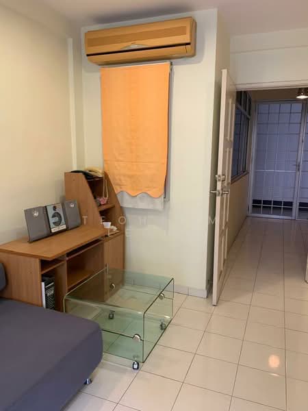 Kondominium untuk Dijual di Putra Place Condominium - Teoh Kim Leong - Living Room - PropertyGuru.com.my