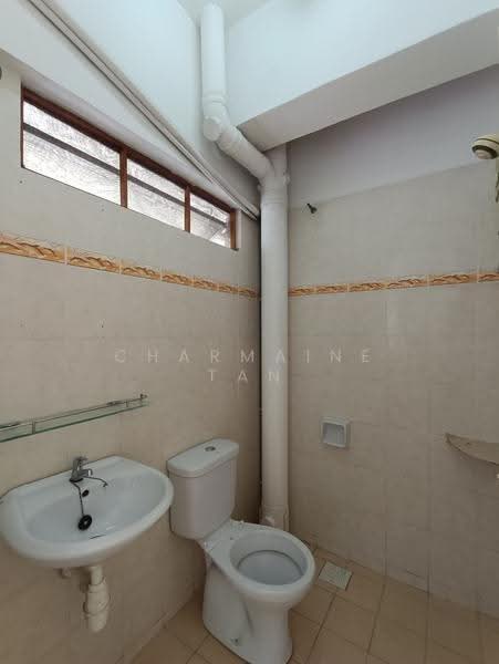 Kediaman Servis untuk Dijual di Avelon Tower @ Plaza Medan Putra - Charmaine Tan - Bathroom - PropertyGuru.com.my