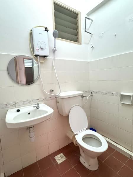Kondominium untuk Disewa di Gambier Heights - Gyson Goh - Bathroom - PropertyGuru.com.my