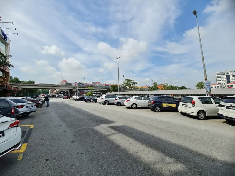 Shop for Sale in Bandar Puteri Puchong (Puchong) - John Lee - Car Park - PropertyGuru.com.my