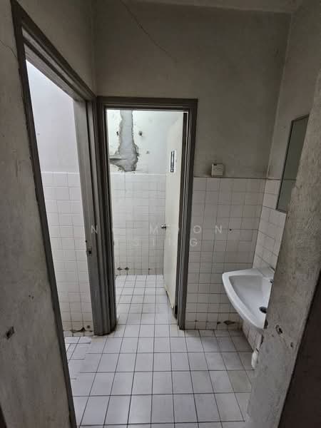 Shop / Office for Rent in Gombak (Kuala Lumpur) - Ng Moon Tsing - Bathroom - PropertyGuru.com.my