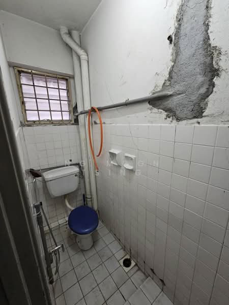 Shop / Office for Rent in Gombak (Kuala Lumpur) - Ng Moon Tsing - Bathroom - PropertyGuru.com.my