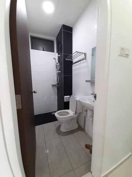 Servis Apartment untuk Disewa di Seasons Garden Residences - JC Lim - Bathroom - PropertyGuru.com.my